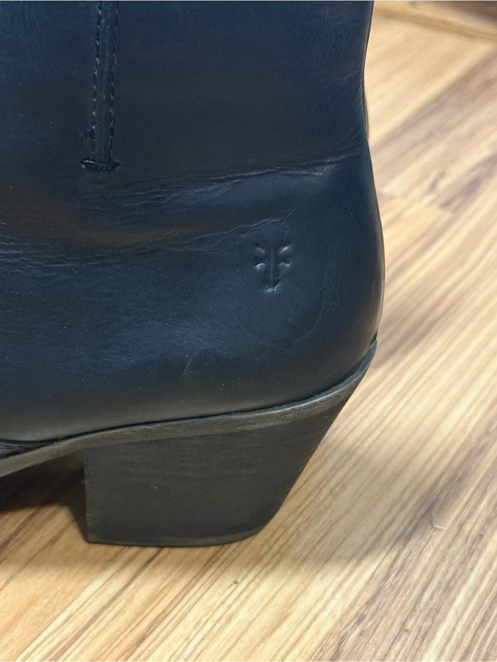 FRYE Jennifer Black Leather Almond Toe Ankle Booties sz 9